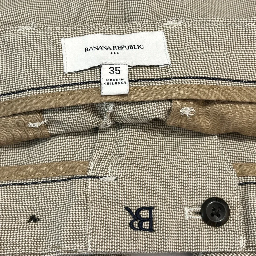 Banana Republic excellent banana